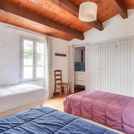 Дом отдыха 700 M De La - Jardin - Maison Pour 7