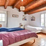 700 M De La - Jardin - Maison Pour 7 Hébergement de vacances